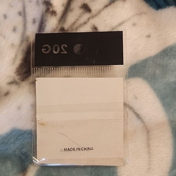 20G Never Opened Nose Loop - Picture 2 of 3